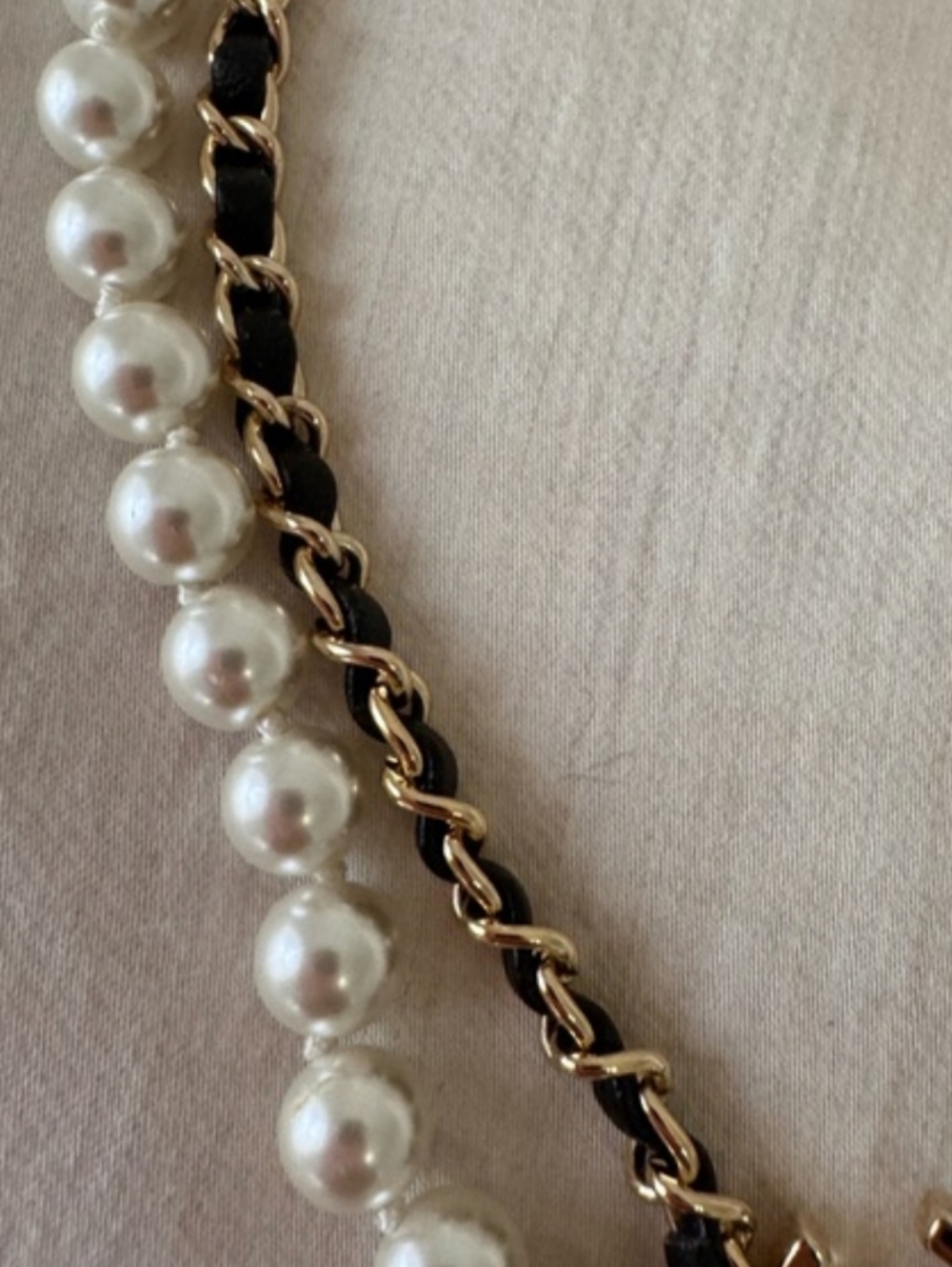 Chanel Gold Chain and Pearl Pendant Necklace - Black & White - Picture 3 of 5